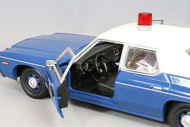 Amazon | グリーンライト 1/24 1975 ダッジ モナコ カンザスハイウェイ